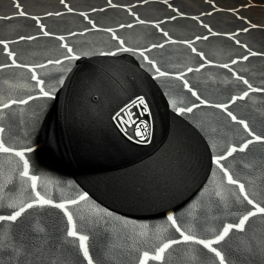 Adidas Brooklyn Nets NBA Fitted Hat 7 3/8 Black Wool Flat Brim Baseball Cap Mens
